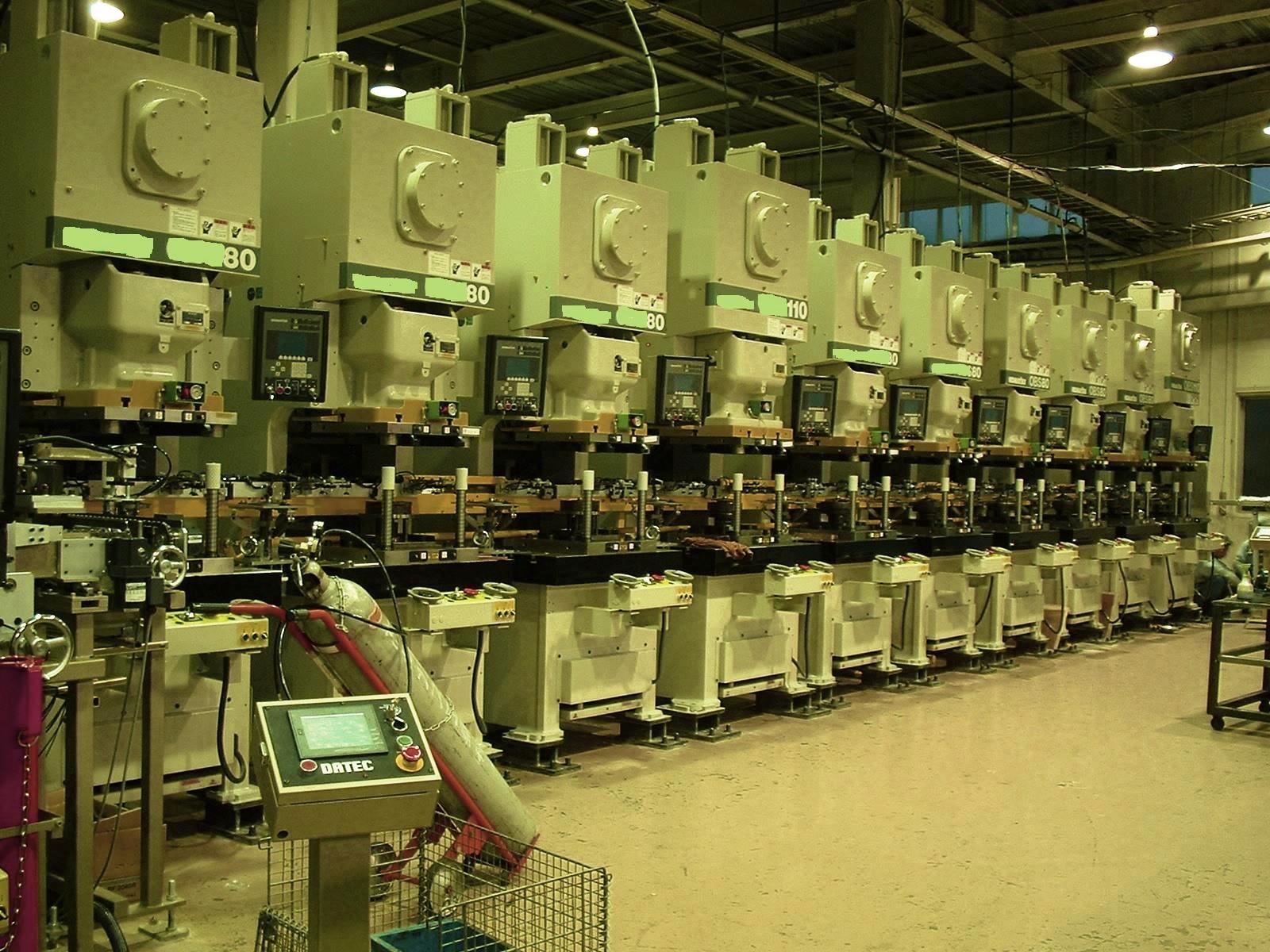 Transfer robot for 9 stamping presses