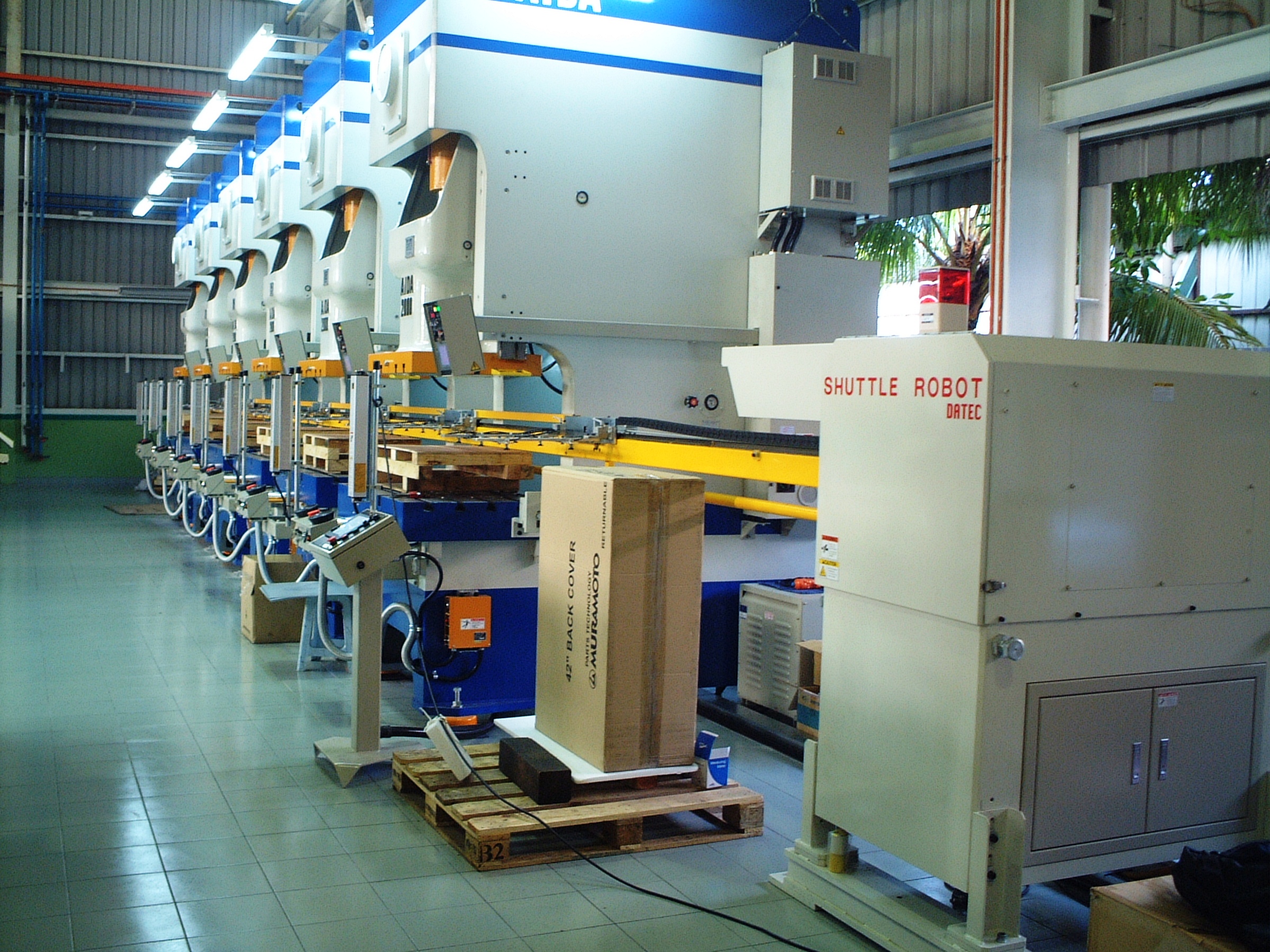 Transfer robot for digital and LCD TV parts